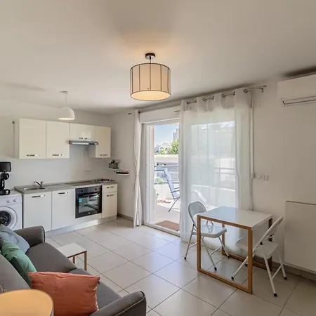 L'allegria - Peaceful - Sea - Private Car Park Apartment *