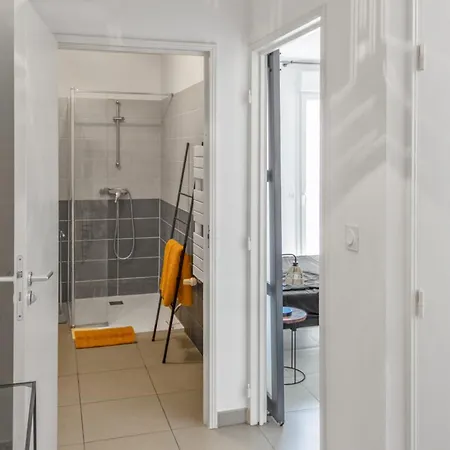 L'allegria - Peaceful - Sea - Private Car Park Apartment *
